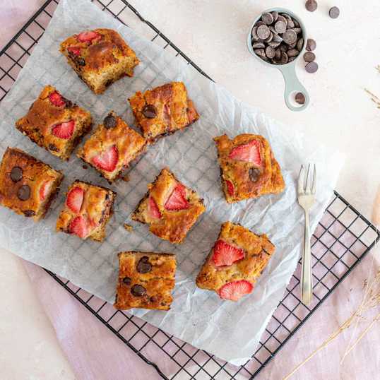 VG bananenbrood met aardbeien-001