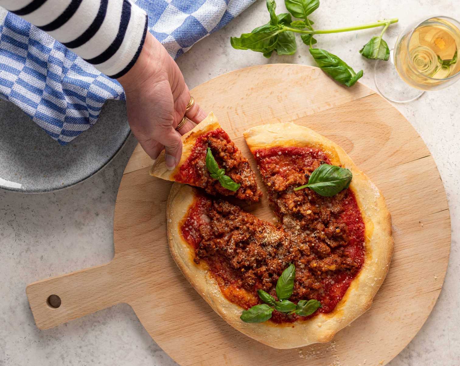 pizza bolognese