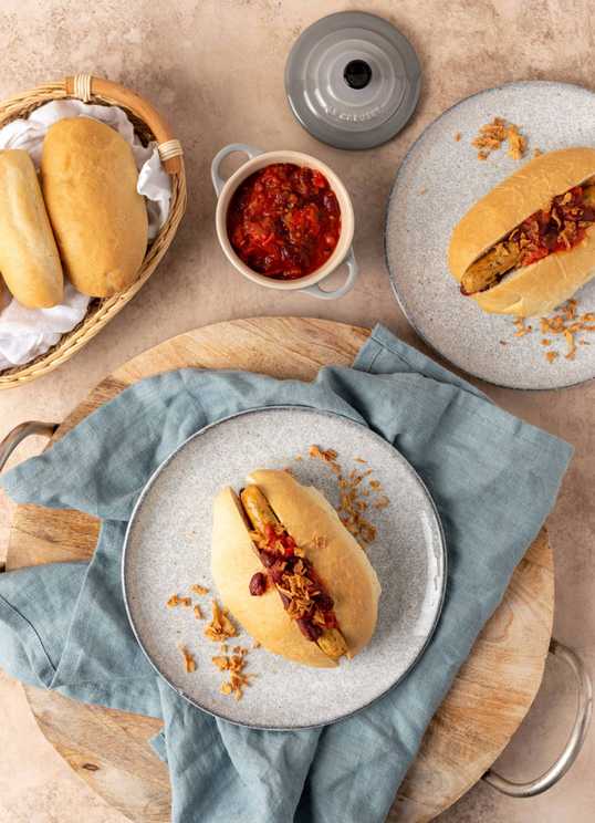 hotdogs met chili sin carne-009